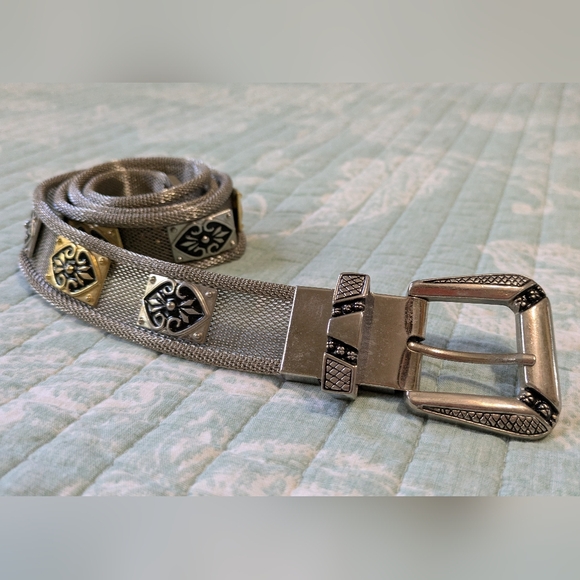 Gorgeous Silver Metal Mesh With Gold and Black Details. 39" - Picture 2 of 7